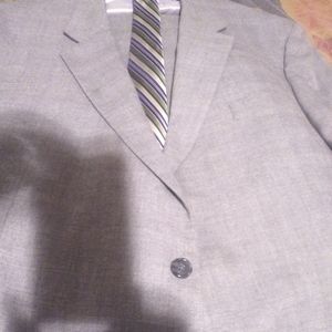 A Gray Plaid Jos.A.Bank 2 Button Suit. 50L 46/30 waist and length